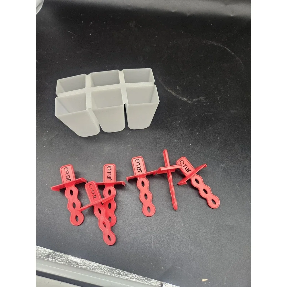 Jell-o Pudding  or Ice Pop Molds Vintage Plastic White and Red Makes 6 Pops